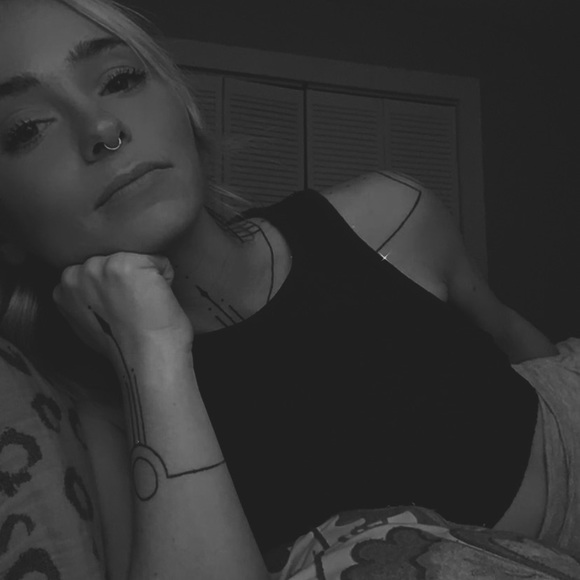 Meet your Posher, Anna - Picture 1 of 1